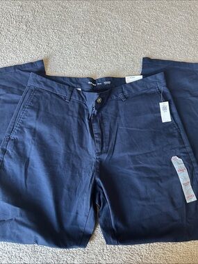 Old Navy Men’s Navy Blue Chino Pants